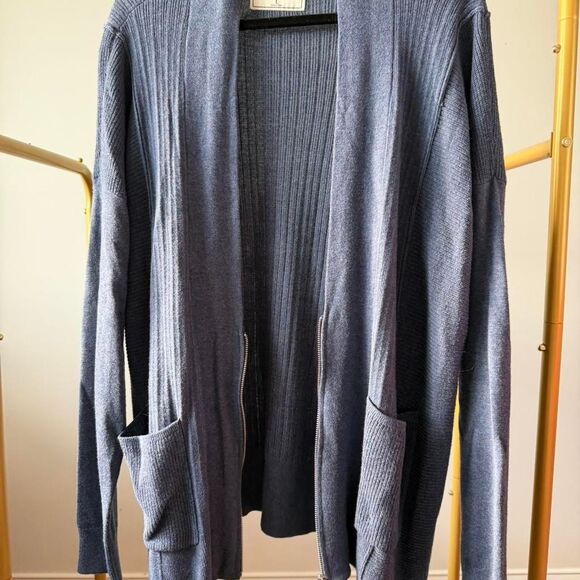 Abercrombie & Fitch Sweaters - Abercrombie-fitch Women's Navy Blue Cardigan